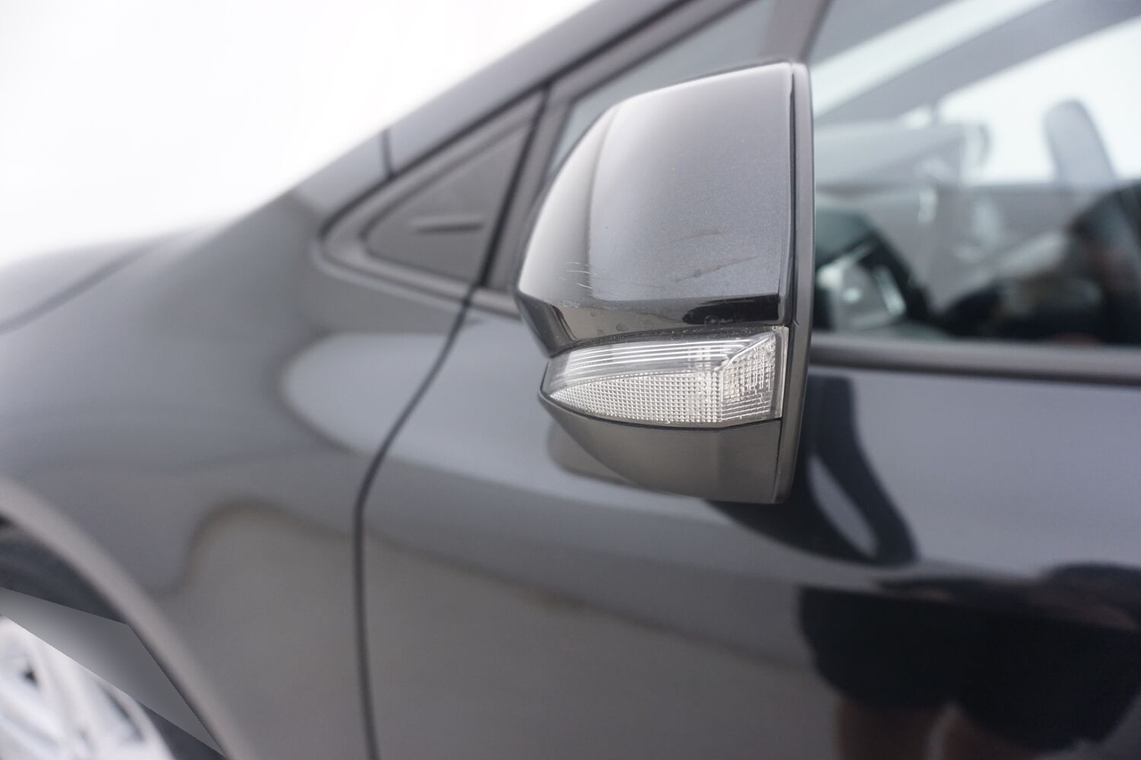 Toyota Corolla Touring Sports — photo 17