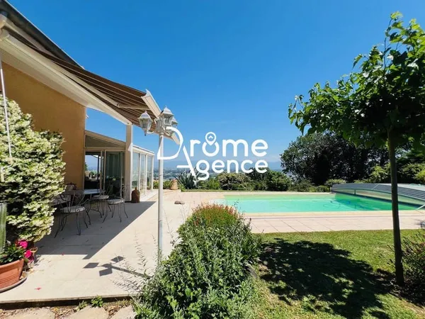 Maison 8 pièces 145 m²