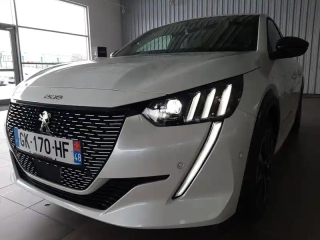 Peugeot 208 electrique 50 kwh 136ch — photo 36
