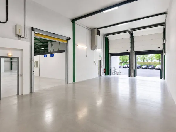 Entrepôt 1358 m²
