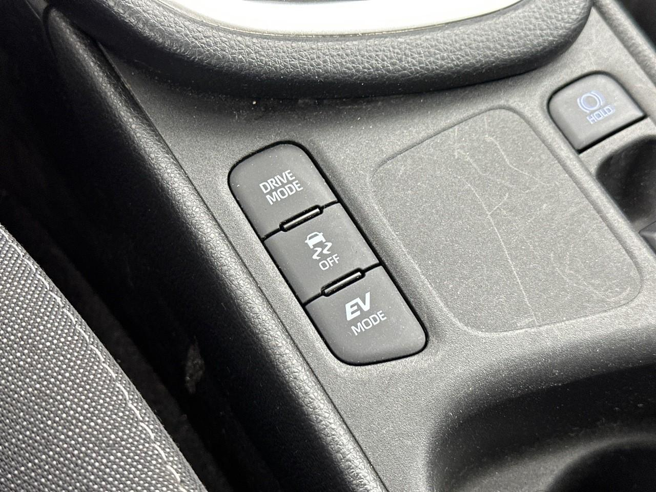 Toyota Yaris hybride 116h design — photo 29