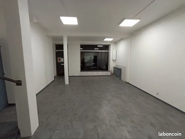Local commercial 59m2 proche hypercentre Brive 500 /mois CC