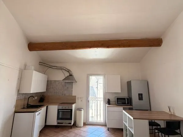 T2 MEUBLÉ 38 m² - PLACE JOFFRE - BERRE-L'ÉTANG