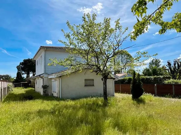 Pavillon 8 pièces 180 m²