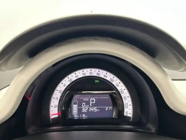 Renault Twingo iii e-tech — photo 26
