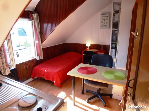 Paris 17e - Studette avec vue panoramique - 10.74m2 au sol -75 000