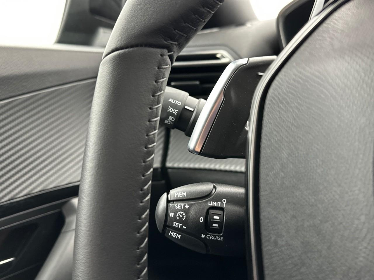 Peugeot 2008 hybrid 136 e-dcs6 style — photo 19