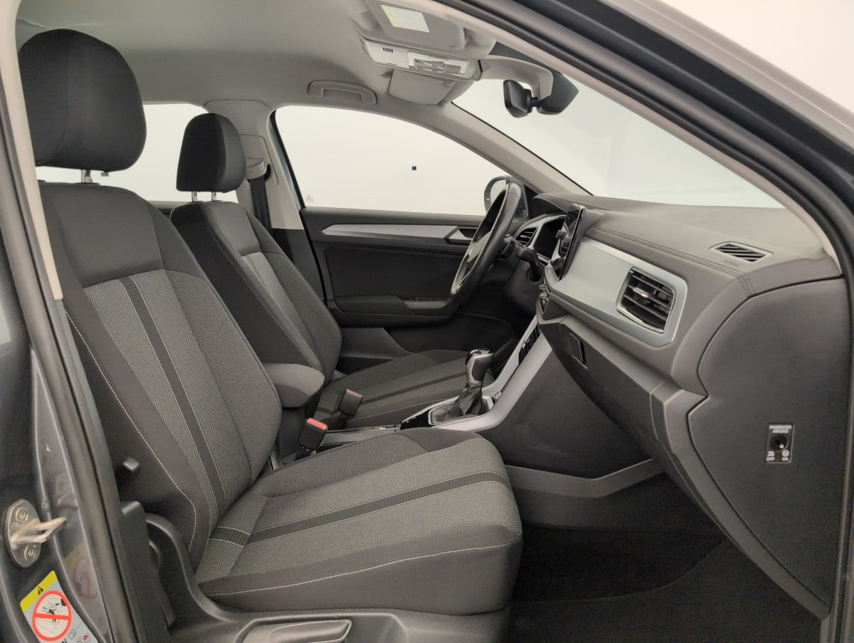 Volkswagen T-Roc — photo 9