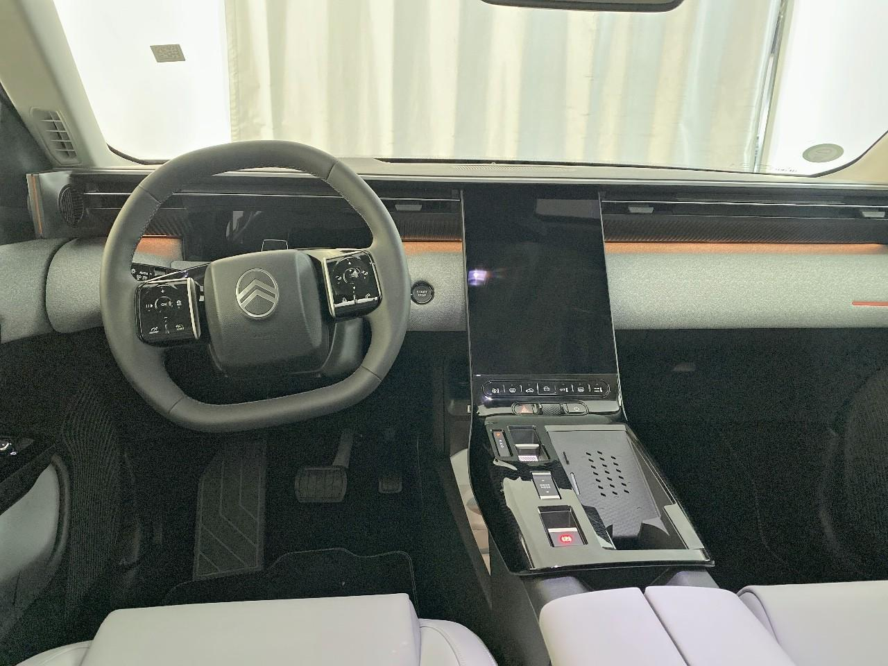 Citroën C5 Aircross e-c5 aircross 210 ch autonomie confort business — photo 8