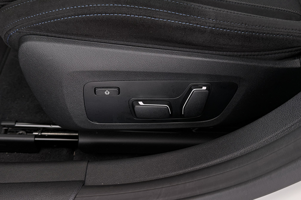 BMW I4 — photo 28