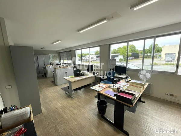 LOCAL D'ACTIVITE 2236 m² POITIERS