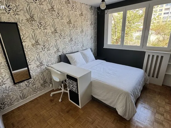 Chambre meublée 11 m² — Villeurbanne