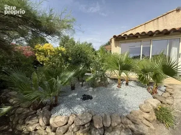Villa 4 faces avec piscine
