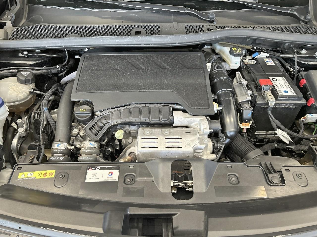 Peugeot 2008 1.2 puretech 130ch s&s roadtrip eat8 — photo 12