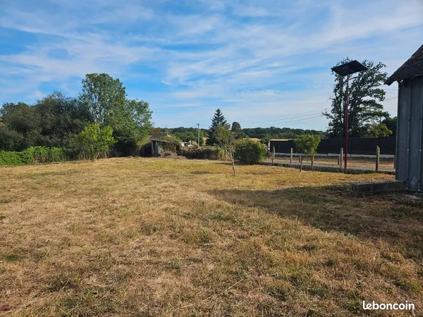 Maison 110 m² avec terrain de 1000m², 3 chambres située à Neufchatel en Saosnois