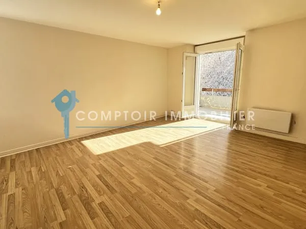 APPARTEMENT F2 AVEC GRANDE TERRASSE