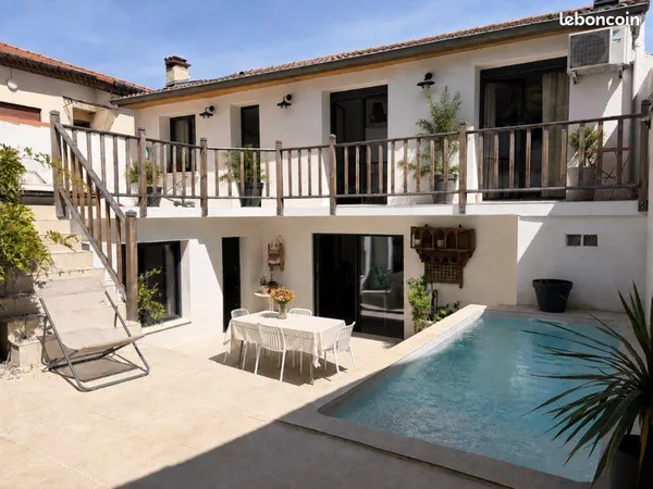 Nîmes Croix-de-Fer - Maison meublée de 130 m² avec garage, terrasses et bassin