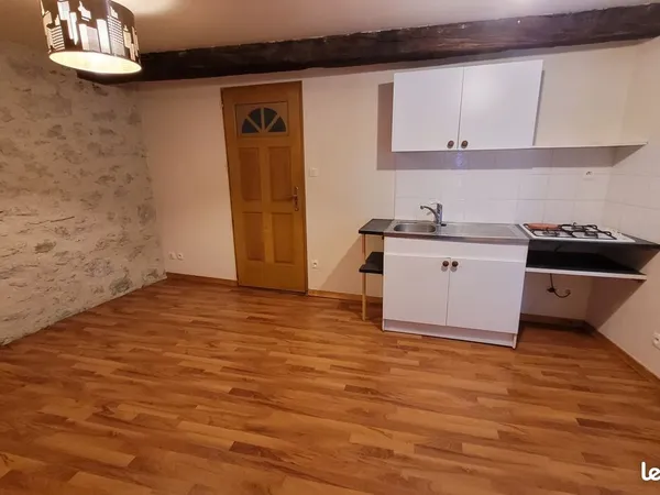 T2 au 2eme etage et au calme disponible a partir de novembre