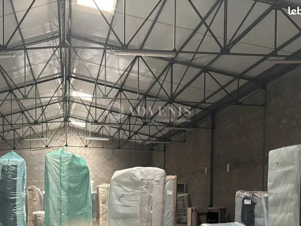 Local d'activité 1 030 m²