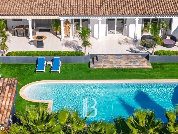 Villa 9 pièces 205 m²