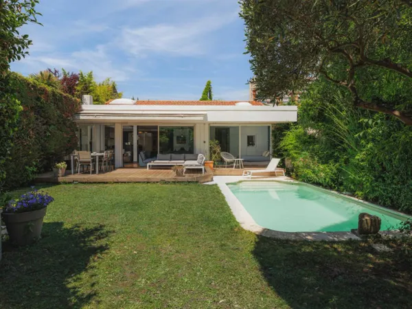 Quartier Saint Anne Villa avec piscine.