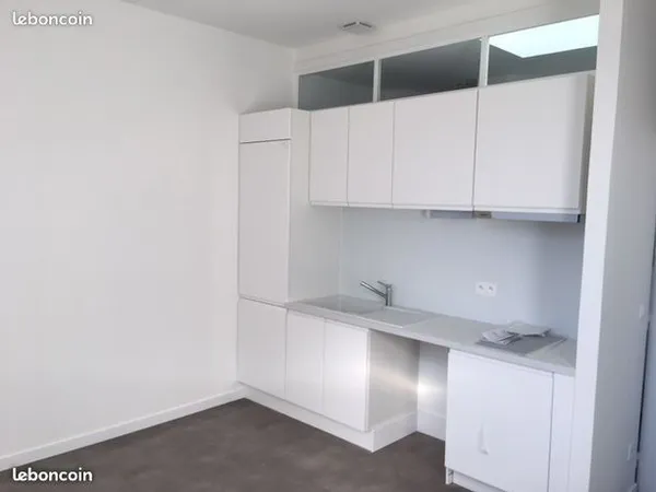 Studio 22m2 proche gare jean Lebas