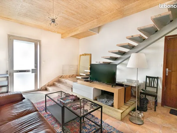 Maison 11 pièces 216 m²