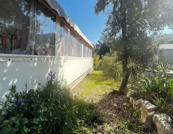Terrain de Loisir avec Mobile-Home