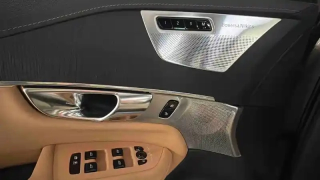 Volvo Xc90 t8 awd hybride rechargeable 310+145 ch geartronic 8 7pl — photo 19