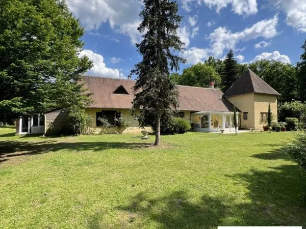 PROPRIETE EXCEPTIONNELLE AU COEUR DE LA FORET A BOUZY LA FORET