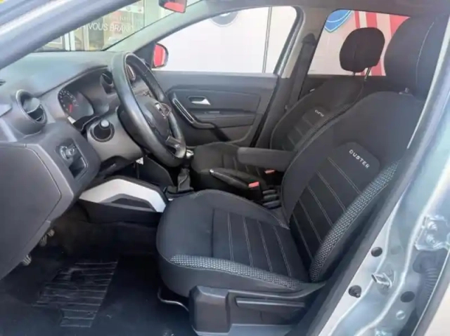 Dacia Duster 1.5 blue dci 115ch prestige 4x2 e6u — photo 9