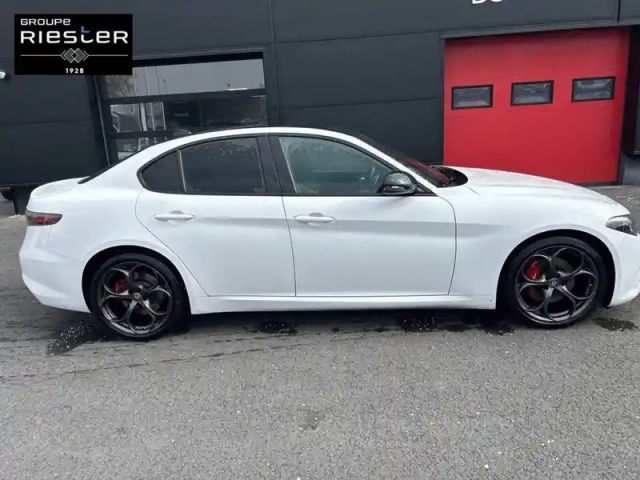 Alfa Romeo Giulia 2.2 160 ch at8 — photo 78