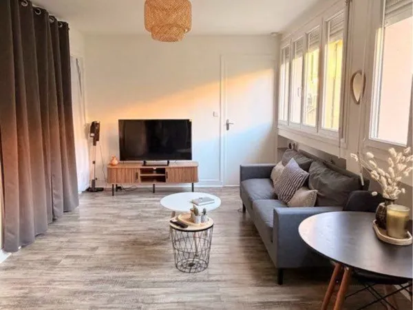 T2 lumineux avec balcon - 38 m² - Résidence L'Aquillon - Saint-Étienne