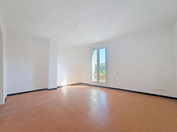 Charmante maison de village en très bon état général - 52 m² habitables + grenier