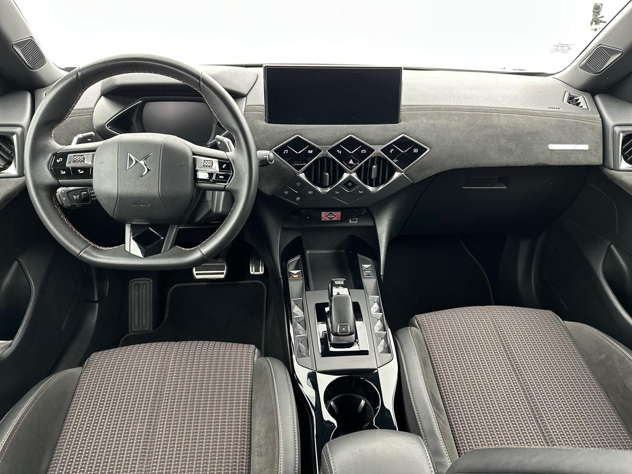 Ds Ds 3 crossback puretech 130 eat8 performance line+ — photo 12