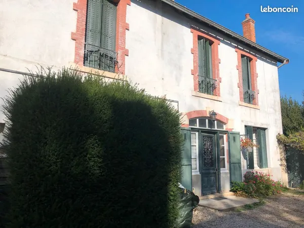 Grande maison Fontaines centre