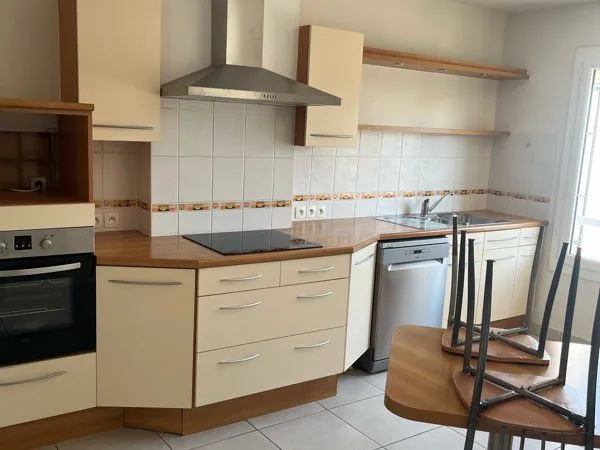 Appartement à louer 3 chambres avec terrasse