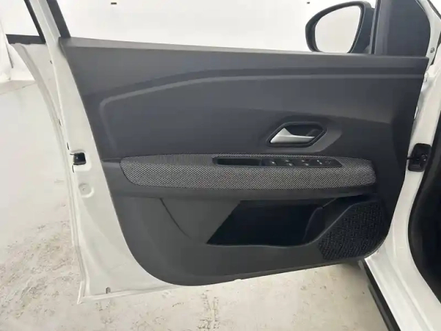 Dacia Sandero eco-g 100 gsr2 — photo 20