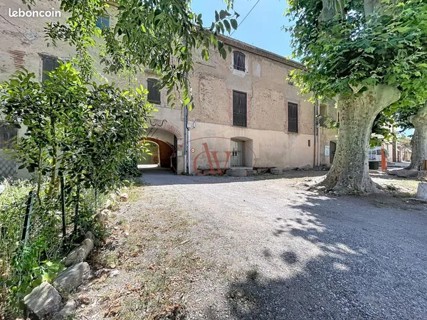 Maison 10 pièces 343 m²