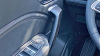 Renault Captur 1.6 E-Tech hybride rechargeable 160ch Initiale Paris -21 — photo 19