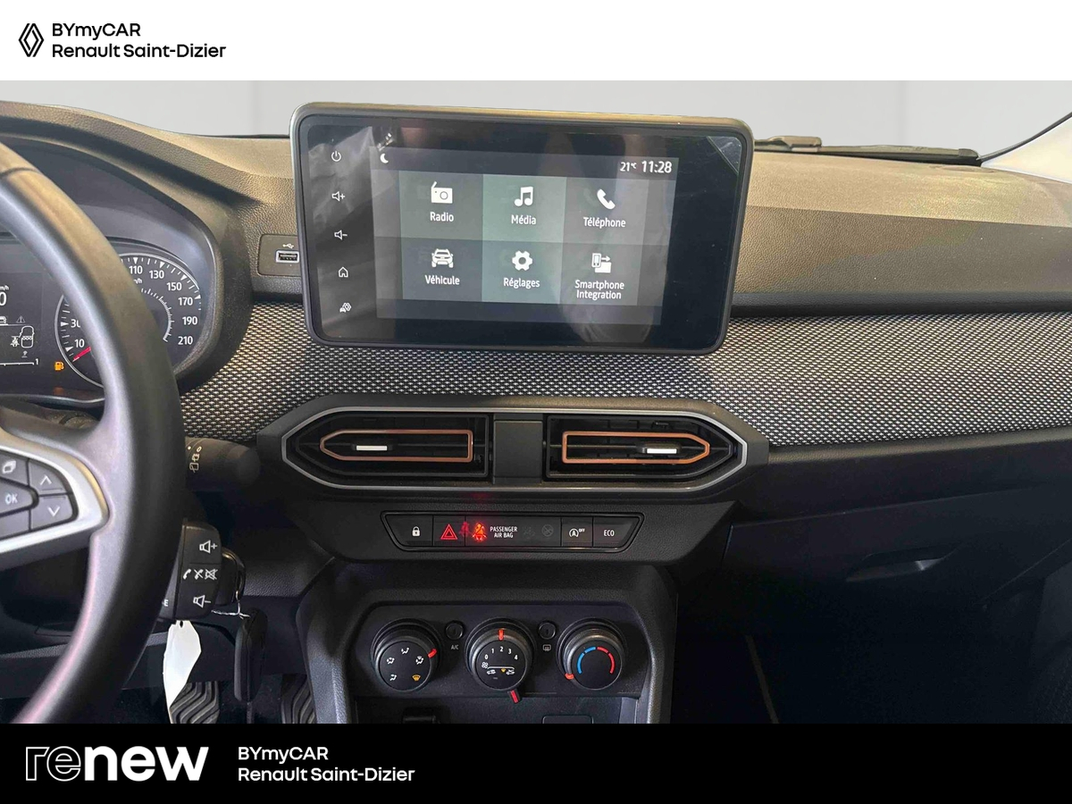 Dacia Sandero TCe 90 — photo 16