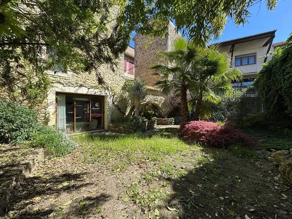 Maison 10 pièces 274 m²
