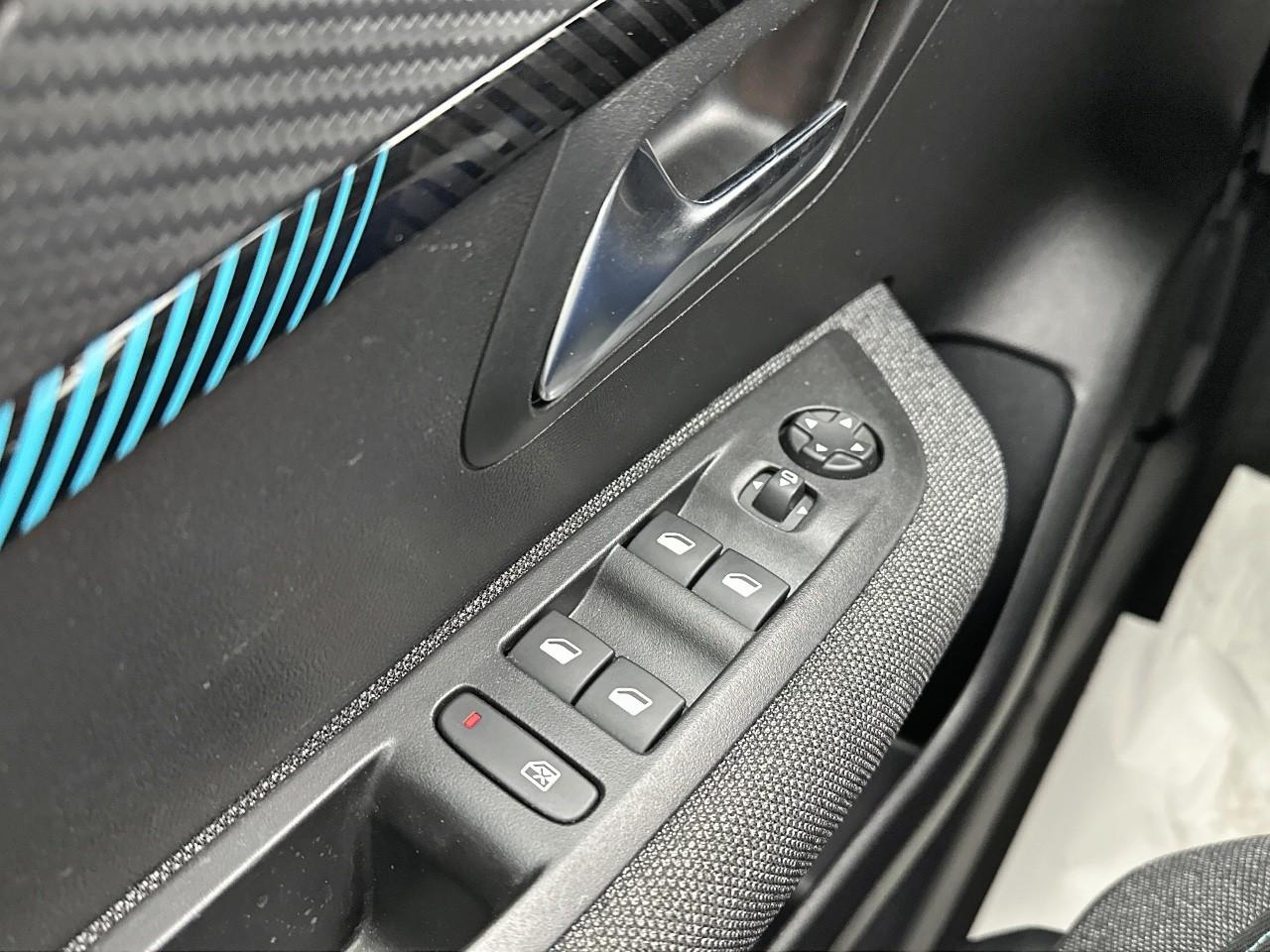 Peugeot 208 puretech 100 s&s eat8 style — photo 15