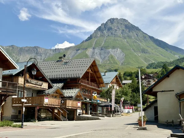 Commerce Vente Albiez-Montrond 7p 371m² 545000€