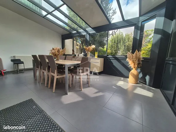 Maison 8 pièces 176 m²