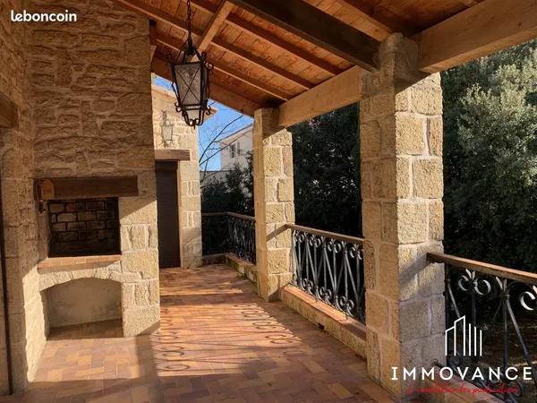 Maison 7 pièces 220 m²