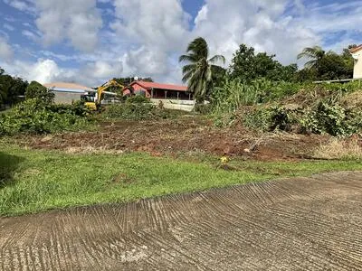 Terrain de 736 m² m²