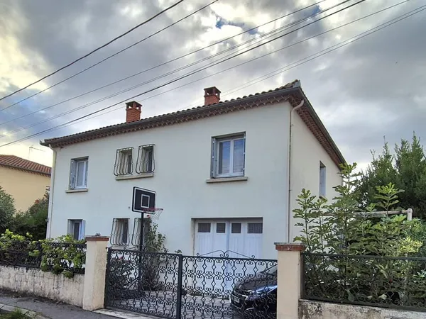 Maison familiale avec garage à Alès