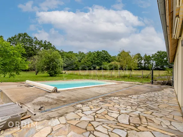 Maison plain-pied 102 m² avec piscine chauffée ? terrain 2 083 m²