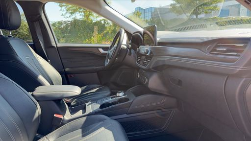 Ford Kuga 2.5 Duratec 190 Flexifuel Hybrid CVT - Vignale – 2023 – 29497 km – Autre – Boîte Automatique — photo 29